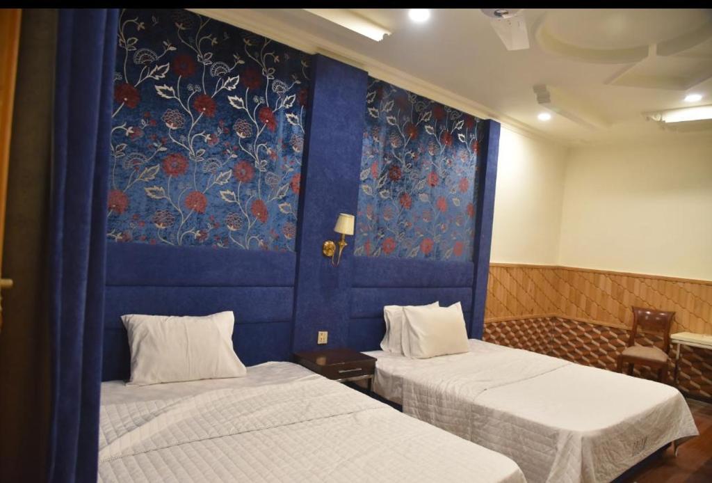 Shelton Rezidor Hotel Kumrat Road